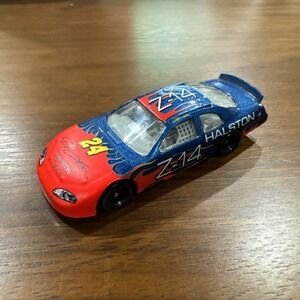 2005 Action Monte Carlo #24 Jeff Gordon/Halston Z-14 Promo Diecast Hot Wheels